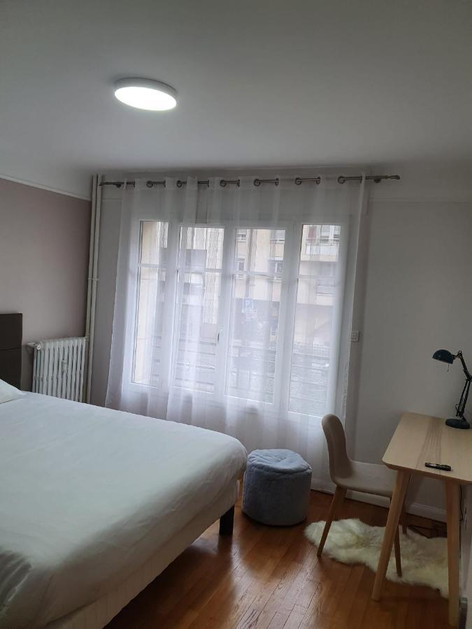 Bel Appartement 2 Pieces, Sortie De Metro Ligne 8 Charenton-le-Pont Bagian luar foto